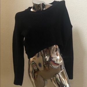 INSANELY SOFT My mumm made it small black stretchy sweater